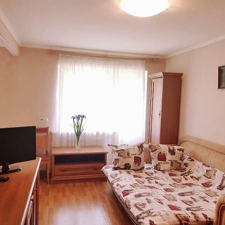 Квартира -Студія Вул. Героїв Севастополя 46/17, Поруч Нау, Клініка Шалімова, Швидкістний Трамвай, Ж/Д Вокзал, Аеропорт Жуляни Kiev Esterno foto